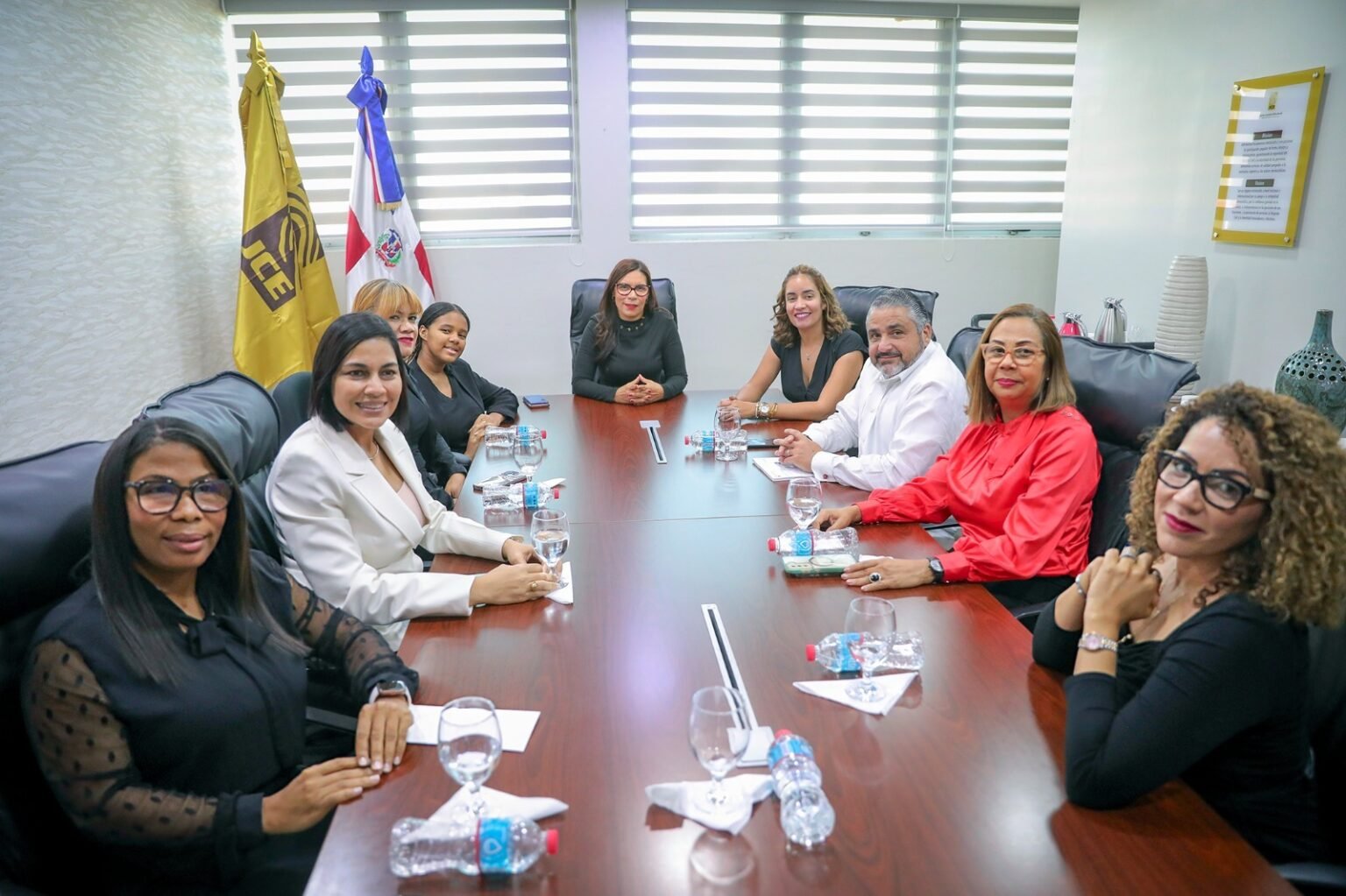 JCE recibe representantes del Colectivo Femenino Internacional para la Democracia