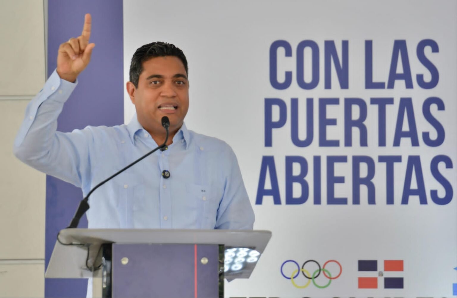 Ministro Kelvin Cruz anuncia inversión de 2 mil millones en obras deportivas en el 2025