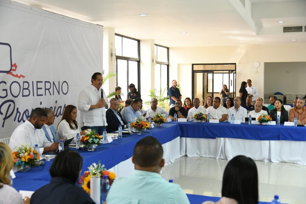 Víctor Atallah lidera encuentro ‘del Gobierno en la Provincia’ Duarte