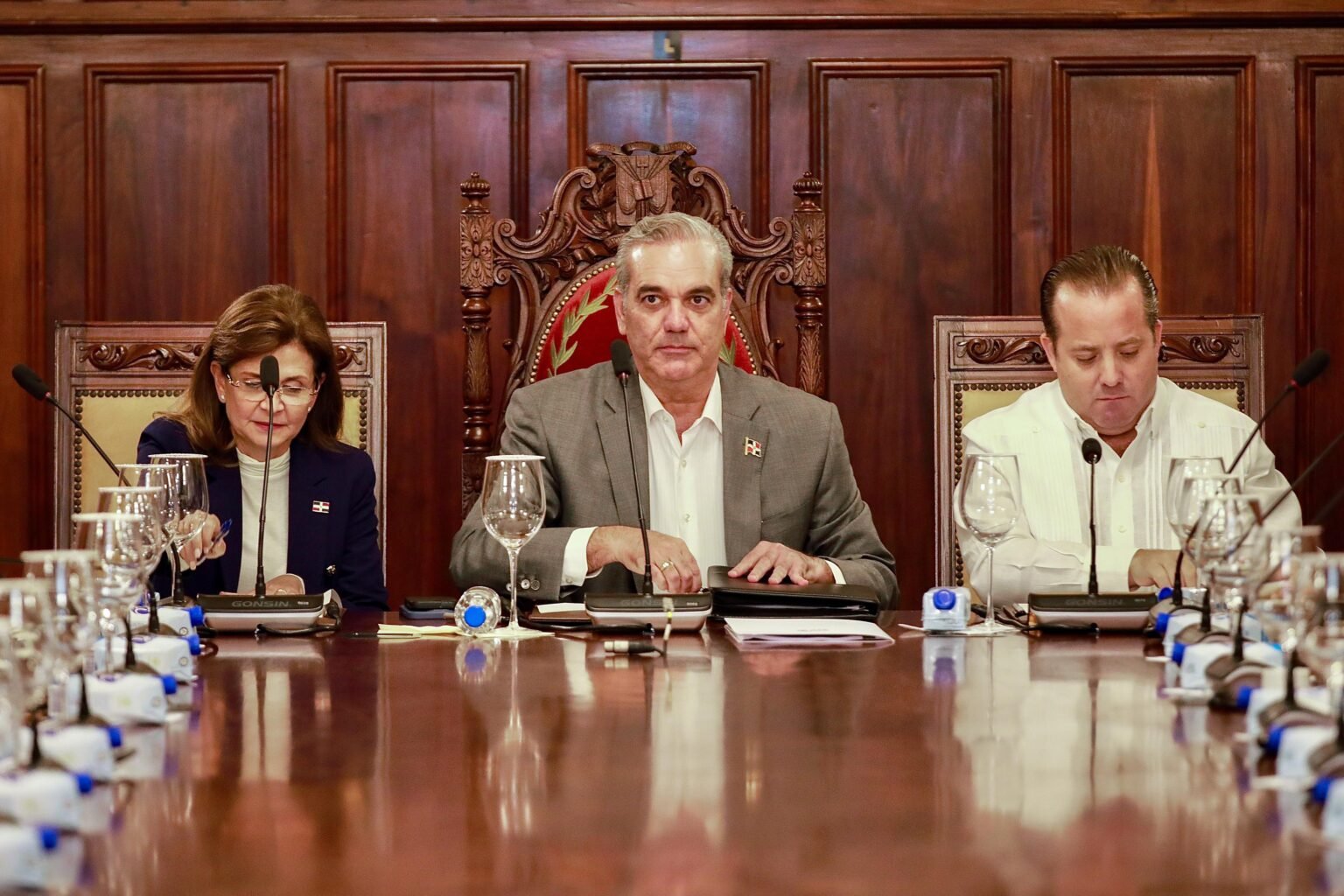 Ministros conocen sanciones del nuevo Código Penal y Ley contrataciones para administración pública