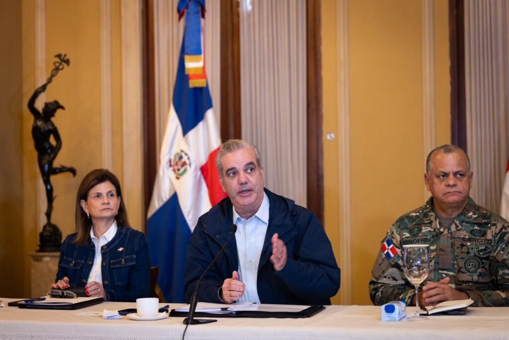Presidente Abinader levanta medidas por huracán Melissa, excepto provincias en alerta roja