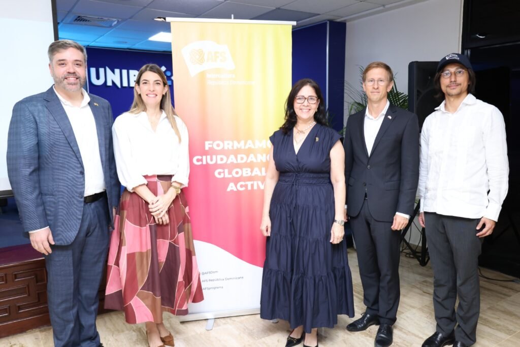 Educación dominicana se abre al mundo: líderes educativos suscriben manifiesto por la ciudadanía global