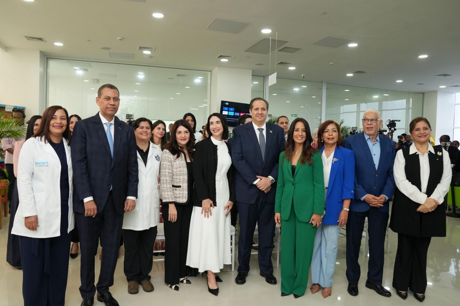 INDOTEL conecta unidad de Oncología Pediátrica del INCART