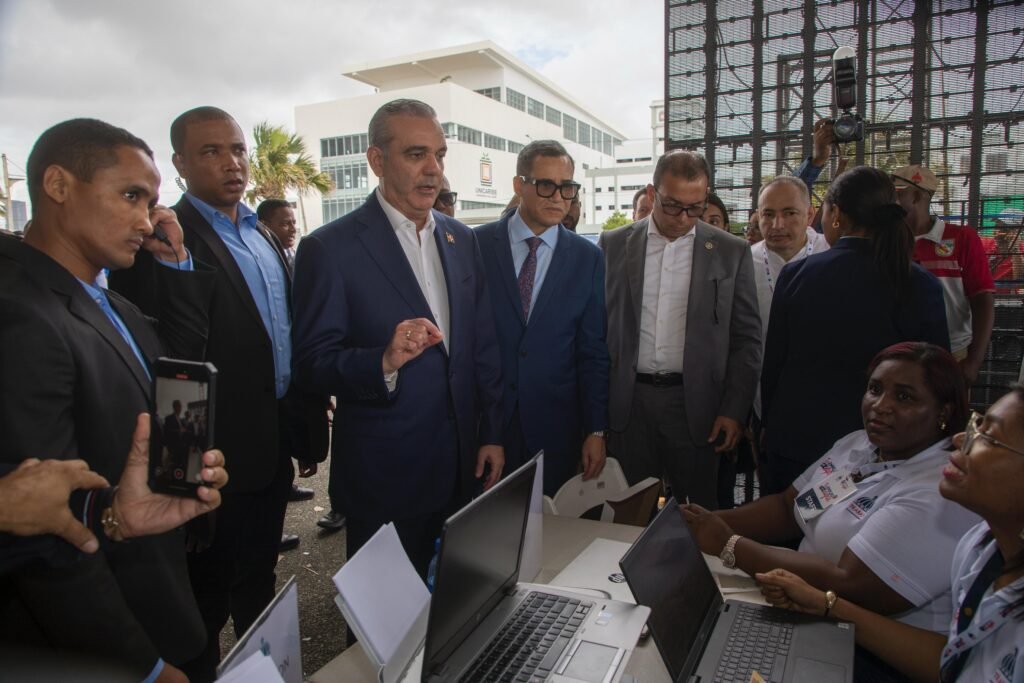 Presidente Abinader lanza programa “RD-Trabaja” con más 7mil vacantes formales