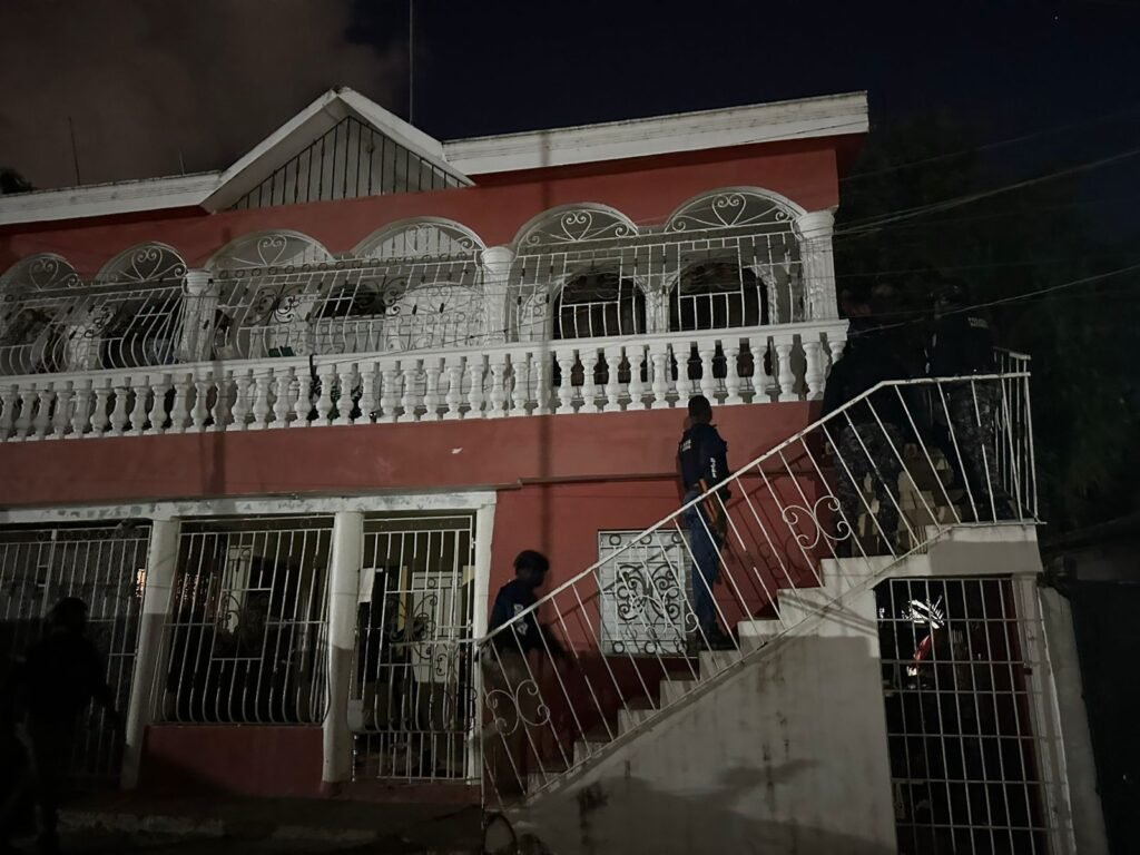 Dintel desmantela centro de acopio de drogas en La Romana; ocupa arma y apresan a “Chiquitón”