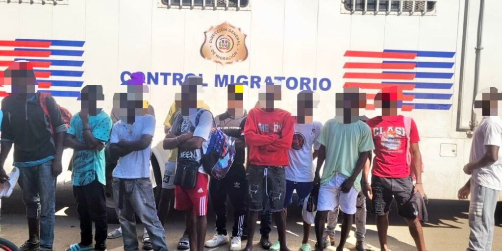 Agentes migratorios capturan 58 personas indocumentadas en los municipios Partido y el Pino