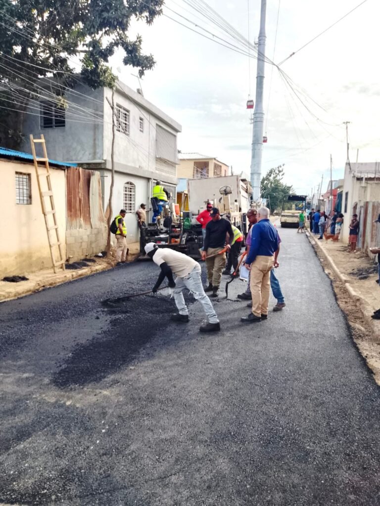 Avanza la reconstrucción de calles en Los Solares de Bella Vista, Santiago