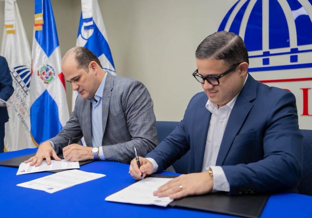 El Inabie sella acuerdo con el INDOCAL para elevar la calidad de su gestión en beneficios de los estudiantes