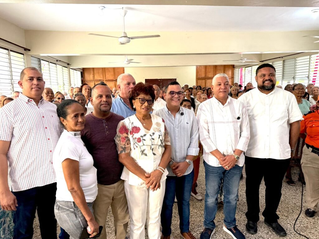 Radhamés González promueve solidaridad con adultos mayores en el Día de la Altagracia