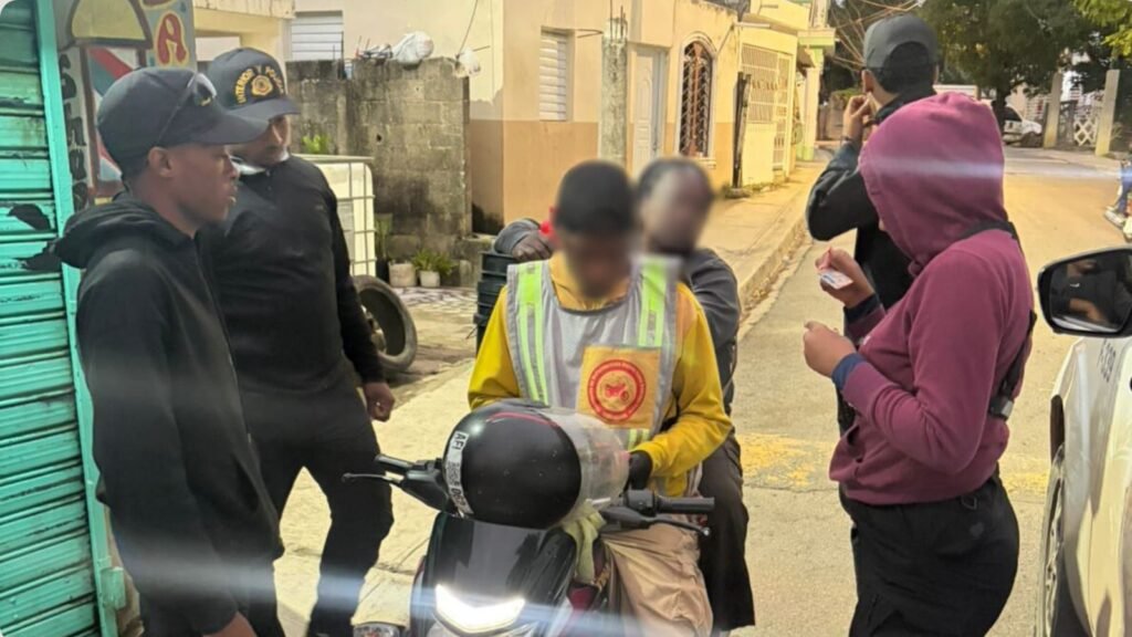 Este lunes detienen 698 nacionales haitianos en operativos