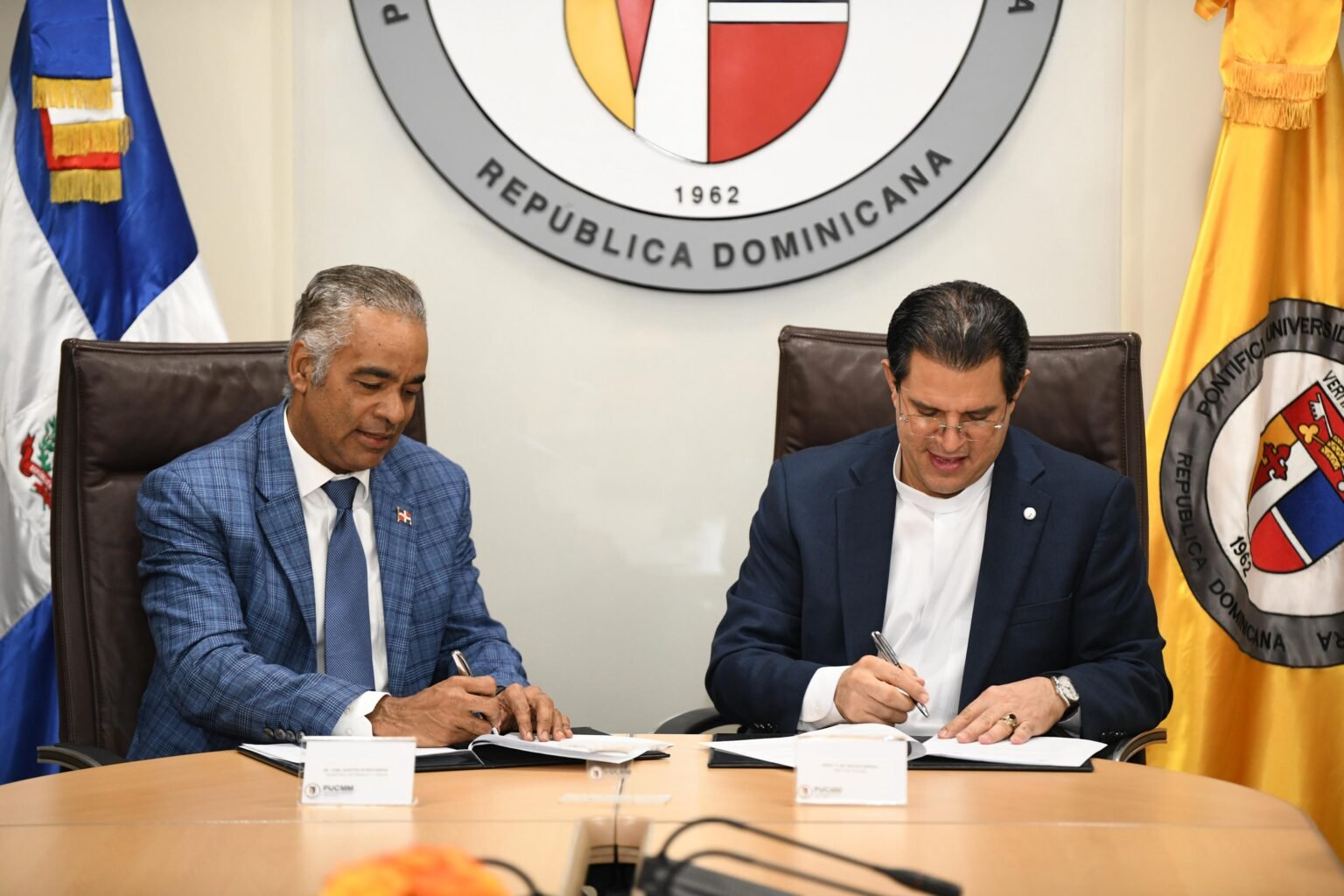 Energía y Minas y la Pucmm impulsan formación para fortalecer el conocimiento periodístico sector minero