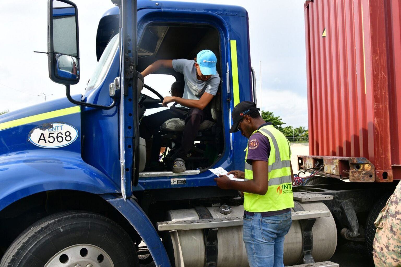 INTRANT restringe vehículos pesados durante Semana Santa 2026 para reforzar la seguridad vial