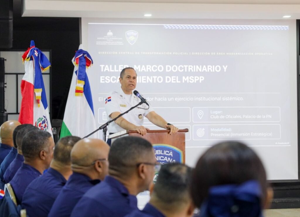 Policía Nacional fortalece su servicio con taller enfocado en el patrullaje