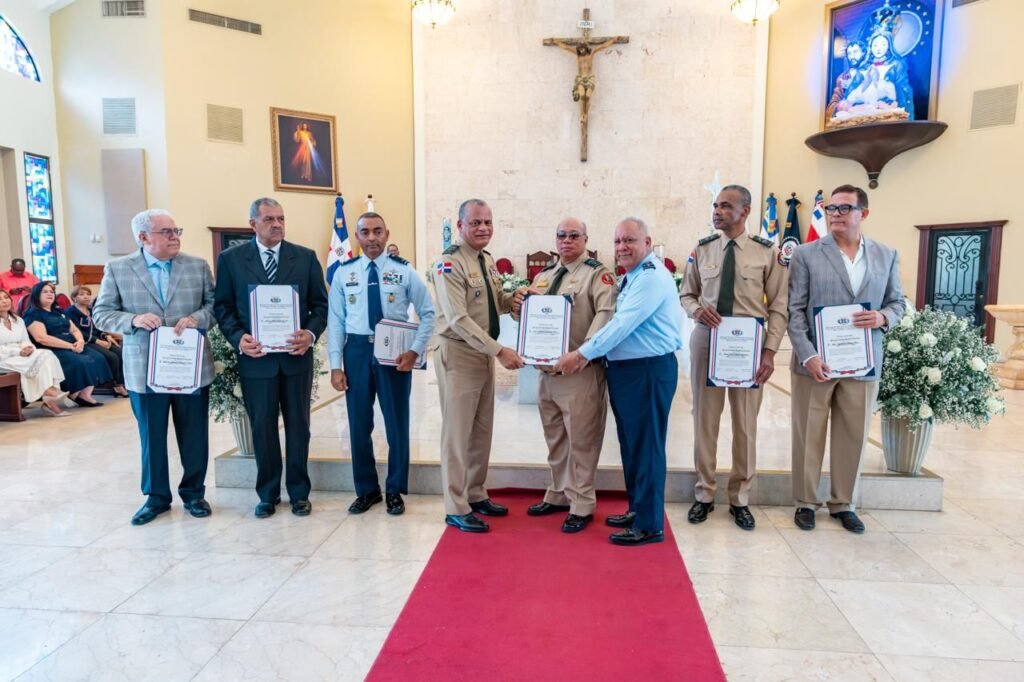 Ministerio de Defensa celebra 60 aniversario de las Escuelas Vocacionales de las FF.AA. y la P.N.
