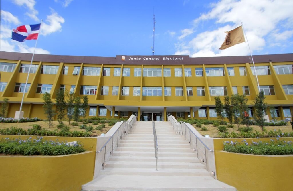 JCE dispone ciudadanía podrá renovar la cédula sin importar mes de cumpleaños los fines de semana y feriados