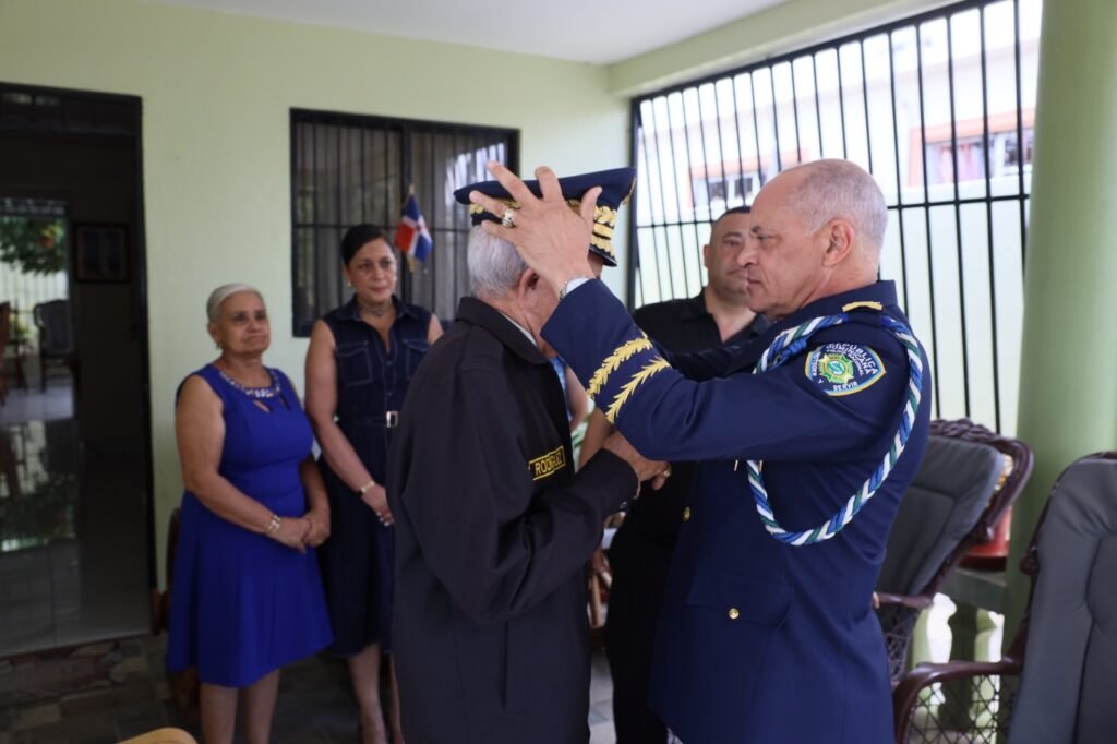 CRÓNICA: Un saludo que resume una vida de servicio