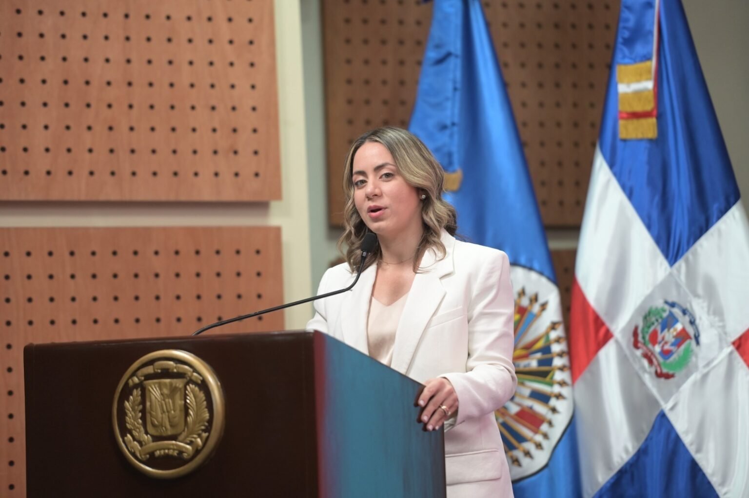 Ministerio de la Mujer y OEA fortalecen liderazgo político de cientos de mujeres rurales de la región