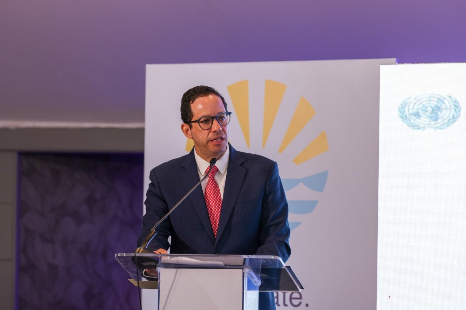Ministro Freund afirma instituciones deben superar desafíos del presente